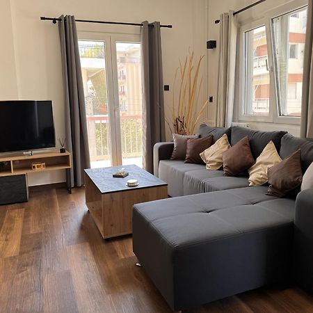 Navaro Apartments パトラ エクステリア 写真