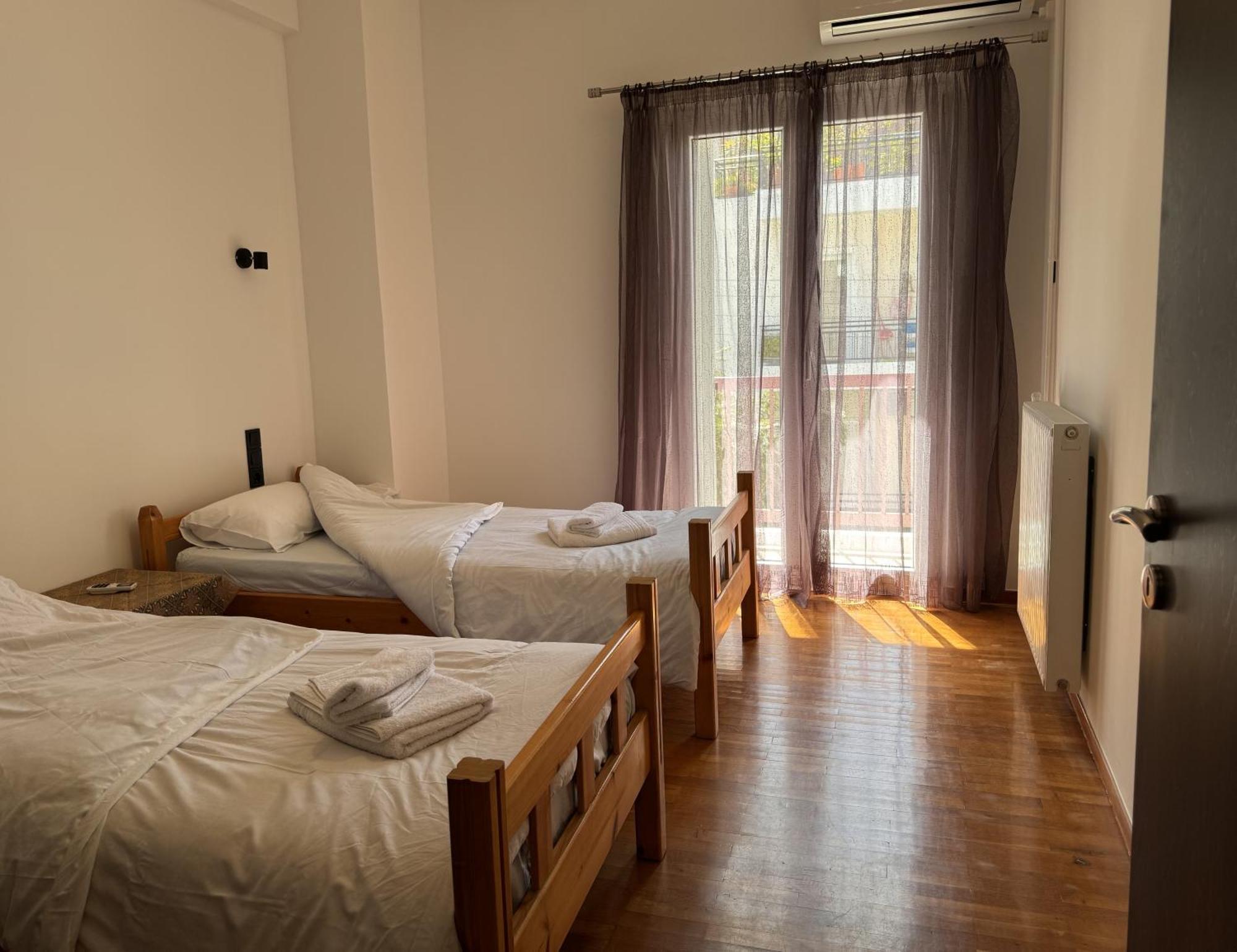 Navaro Apartments パトラ エクステリア 写真