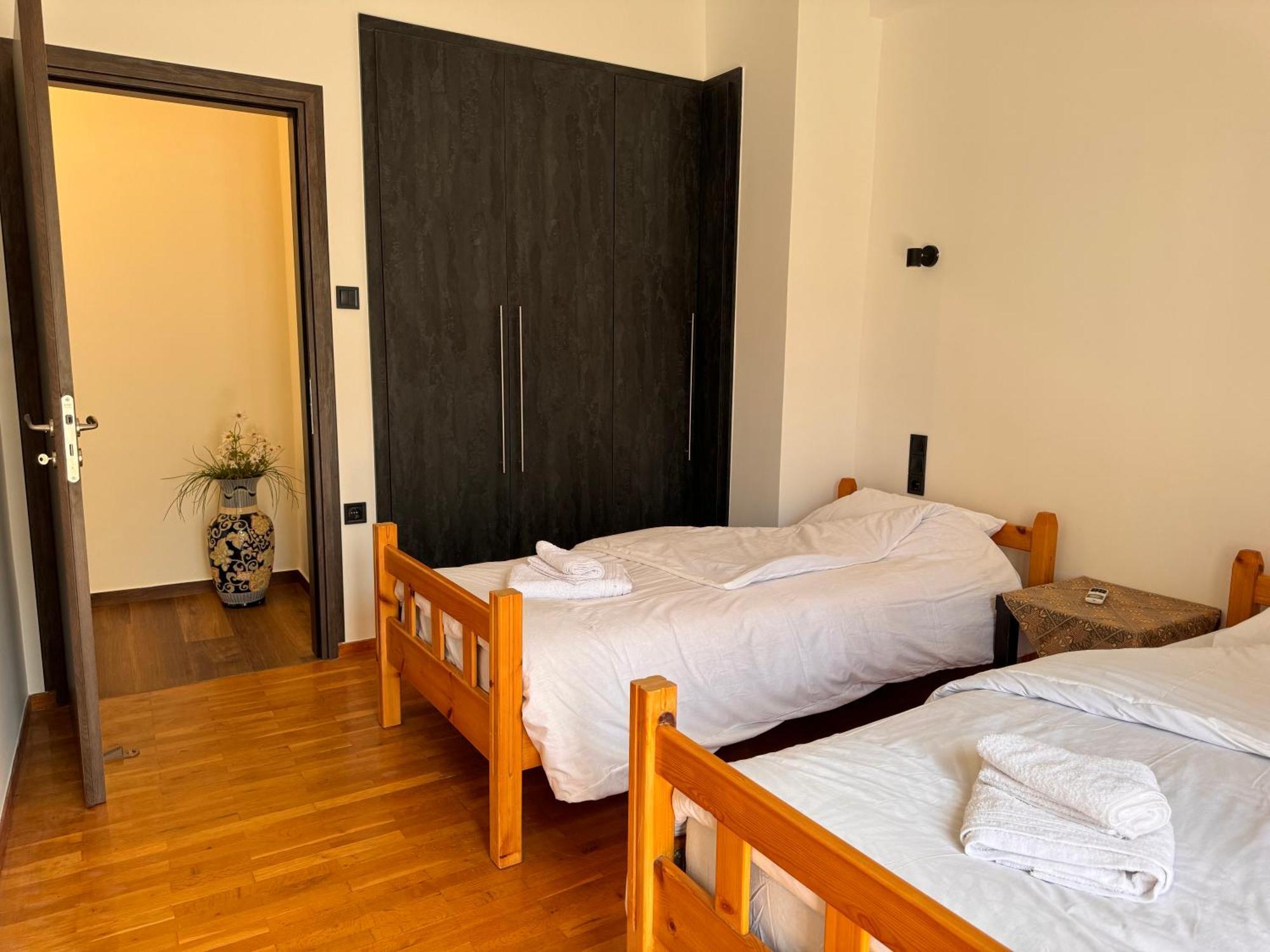 Navaro Apartments パトラ エクステリア 写真
