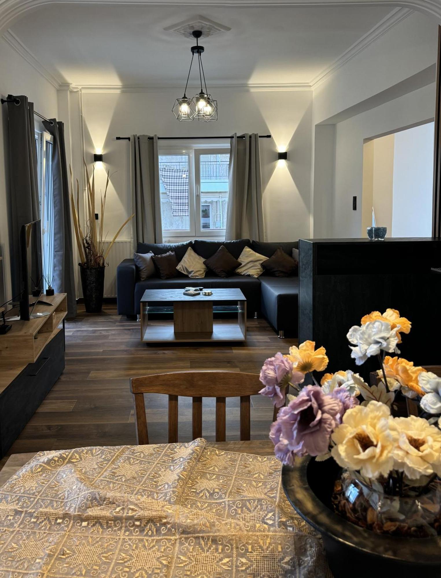 Navaro Apartments パトラ エクステリア 写真