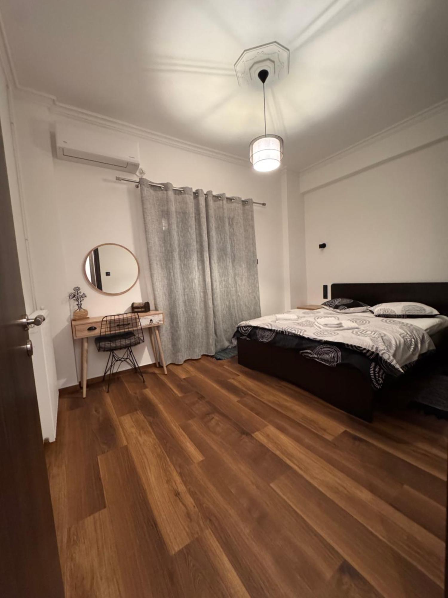 Navaro Apartments パトラ エクステリア 写真